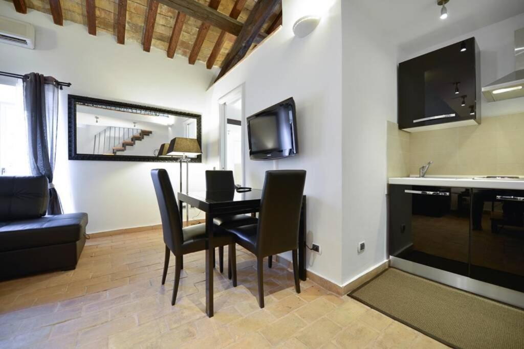 Ibernesi - Charming Apartment At The Roman Forums Exterior foto
